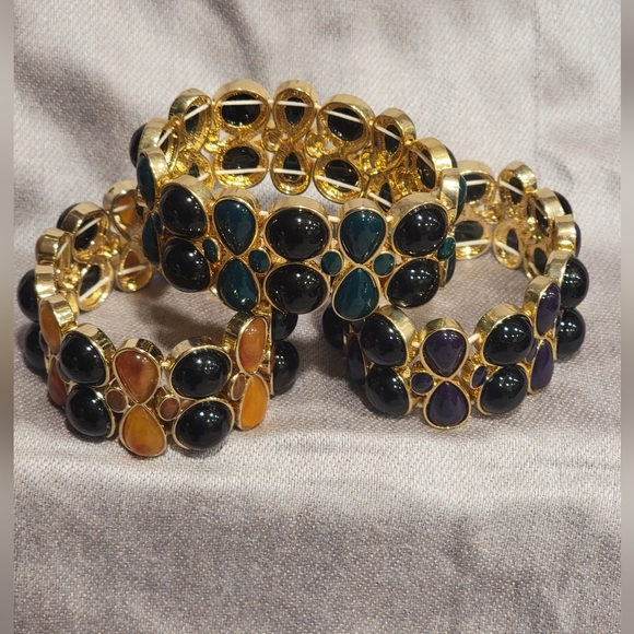 Beautiful Vintage Bracelets - Picture 2 of 7